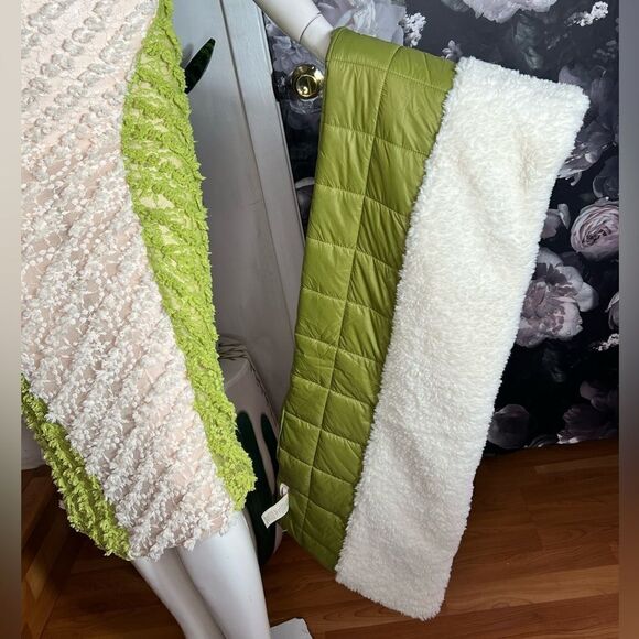 New Free People  Movement Downhill Puffer Scarf - Picture 3 of 8